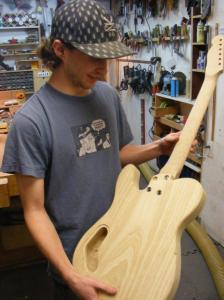 Jesse brown, Luthier